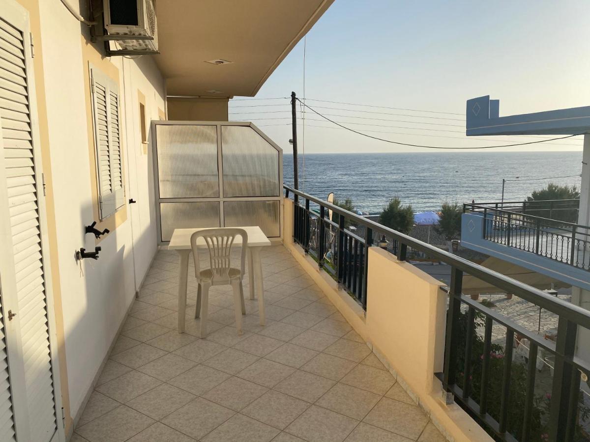 Sindonia Beach Apartment'S Psari Forada Eksteriør bilde